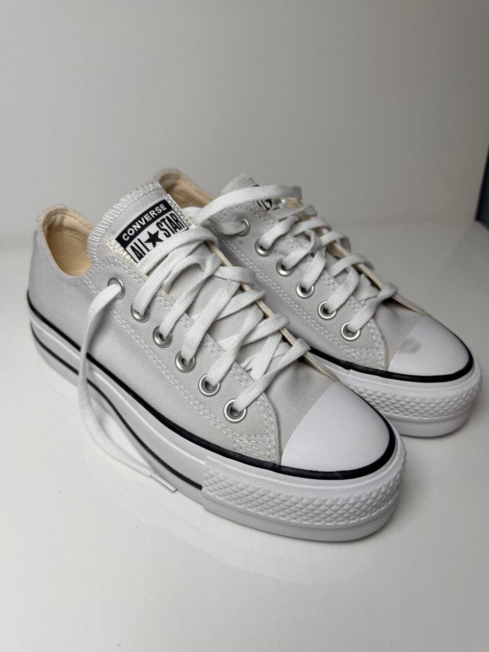 Converse Chuck Taylor All Star Lift Ox Platform Sneakers Gray Women’s 5.5